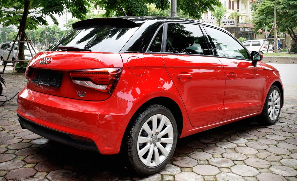 Audi A1 Sportback   2016 - Bán xe Audi A1 Sportback 5 cửa 2016, màu đỏ