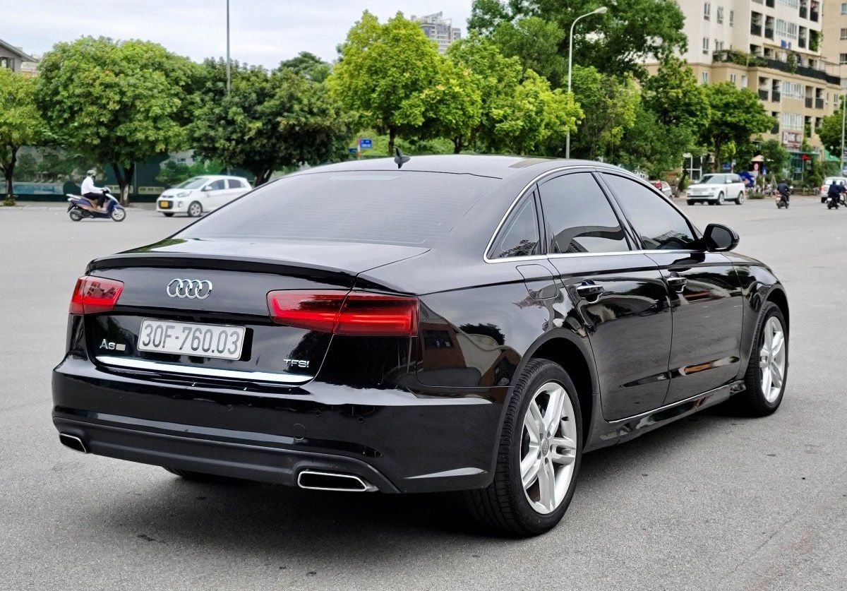 Cần bán lại xe Audi A6 2.0 AT năm sản xuất 2017, màu đen, nhập khẩu