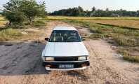 Nissan Bluebird 1985 - Màu trắng, số sàn giá 32 triệu tại Tây Ninh