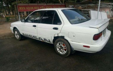 Nissan Sunny 1992 - Bán Nissan Sunny đời 1992, màu trắng, nhập khẩu nguyên chiếc
